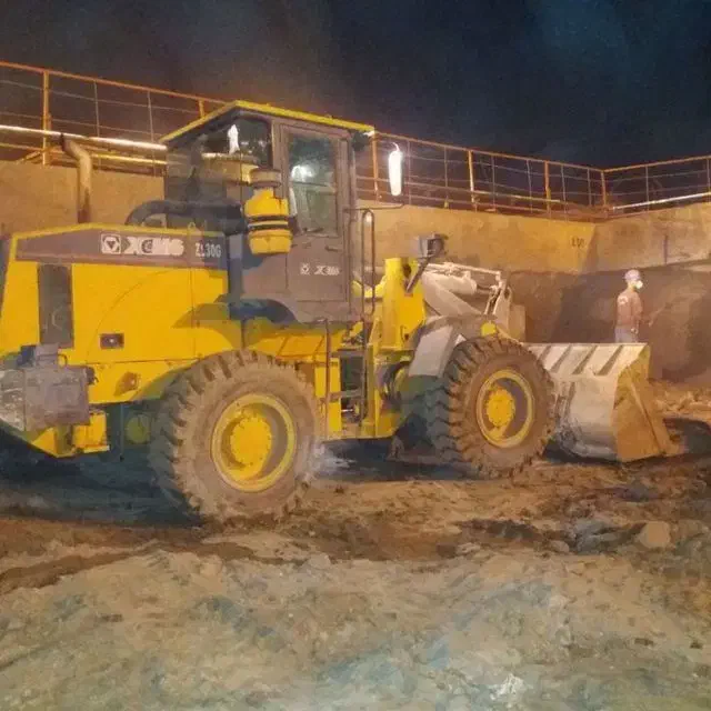 بیل مکانیکی بکهو لودر کمپرسی خاکبرداری|خدمات حمل و نقل|مشهد, طلاب|دیوار