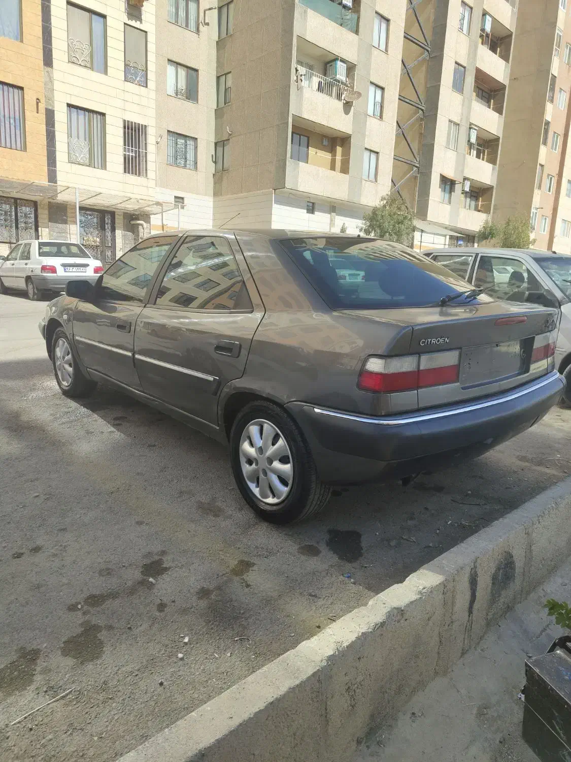 زانتیا بدون رنگ|خودرو سواری و وانت|بروجرد, |دیوار