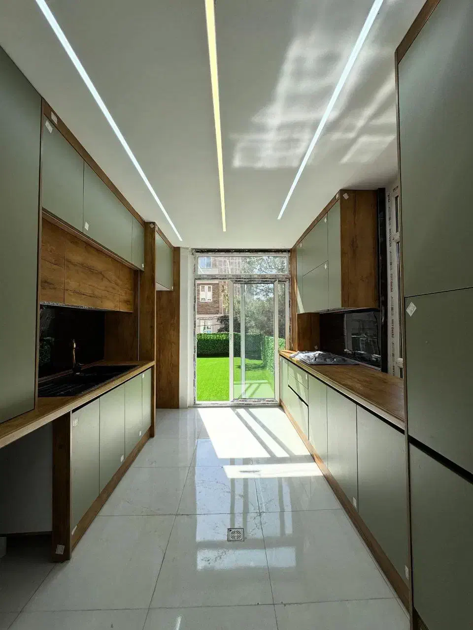 اپارتمان 85متری یک خواب حیاط دار صدرا فازیک|فروش آپارتمان|صدرا-فارس, فاز ۱|دیوار