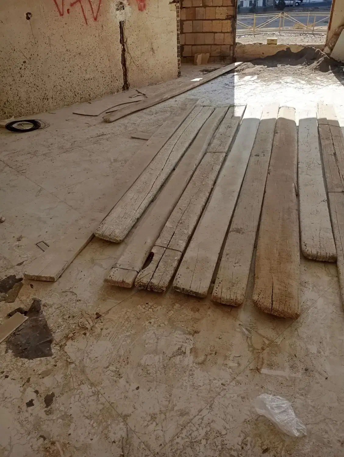 تخته الوار|مصالح و تجهیزات ساختمان|مشهد, انقلاب|دیوار