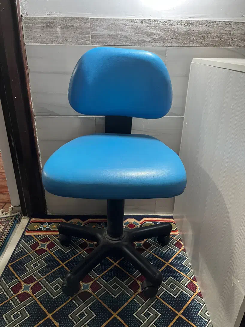 صندلی میز تحریر|صندلی و نیمکت|رباط‌کریم, رباط‌کریم|دیوار