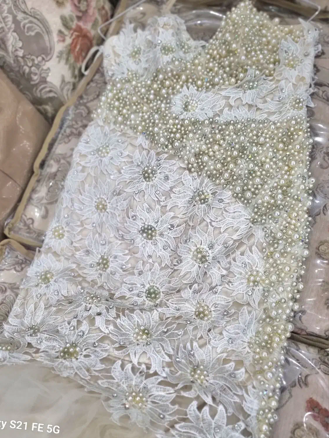 لباس سفید مناسب مراسم عقد و عروسی|لباس|اندیشه, اندیشه فاز ۱|دیوار