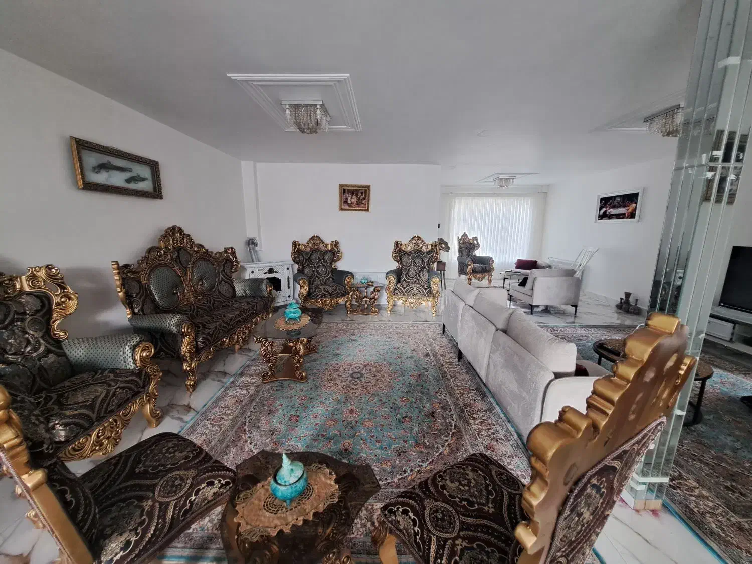 مبل سلطنتی در حد صفر|مبلمان خانگی و میز عسلی|مهاباد (آذربایجان غربی), |دیوار