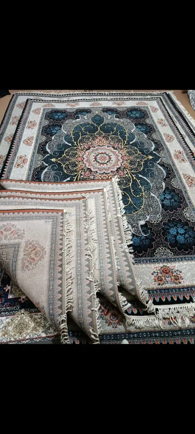 ۴ تا فرش دوتاش ۹متر دوتاش ۱۲متر همش باهم۳۵میلیوون|فرش|بناب, |دیوار