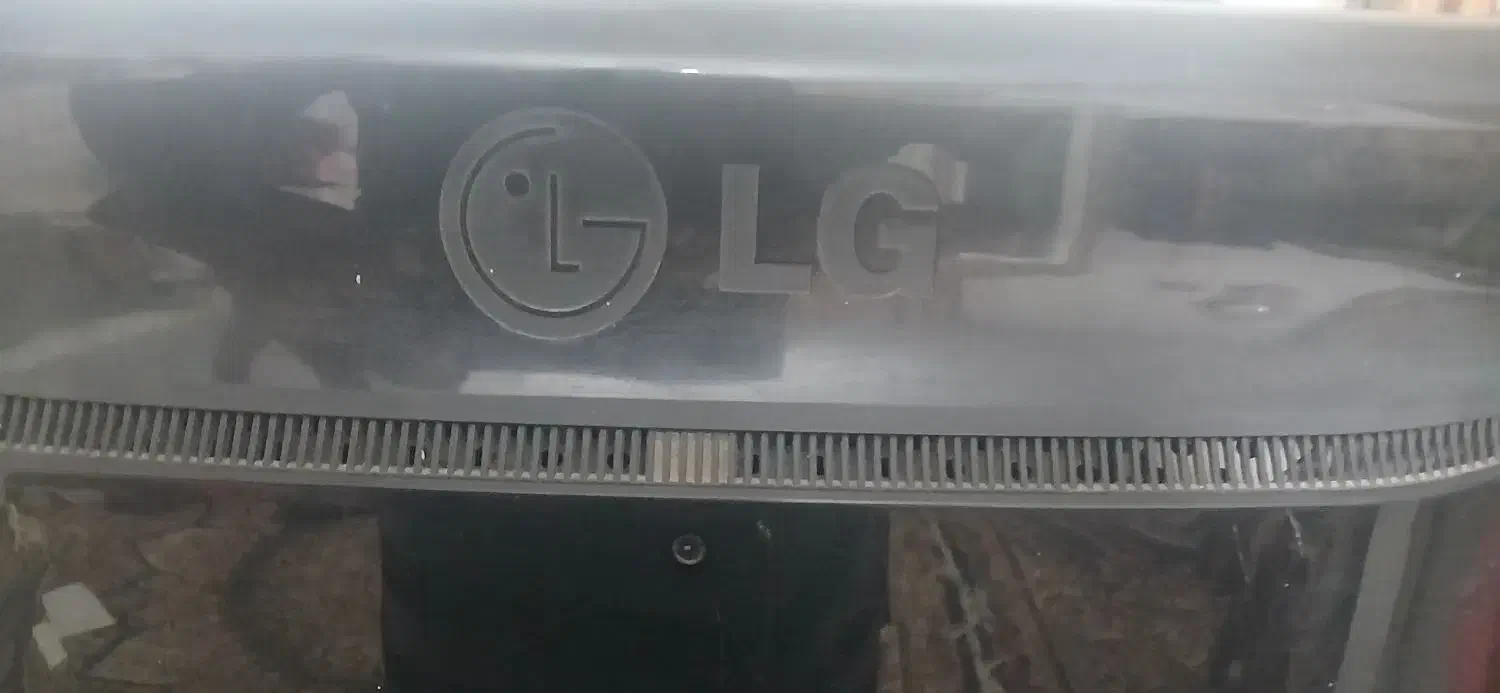 مانیتور ۱۹ اینچ|رایانه رومیزی|ری, شهادت|دیوار