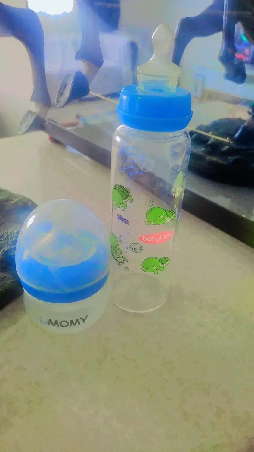 شیشه شیر|اسباب و اثاث بچه|گلبهار, شهر جدید گلبهار|دیوار