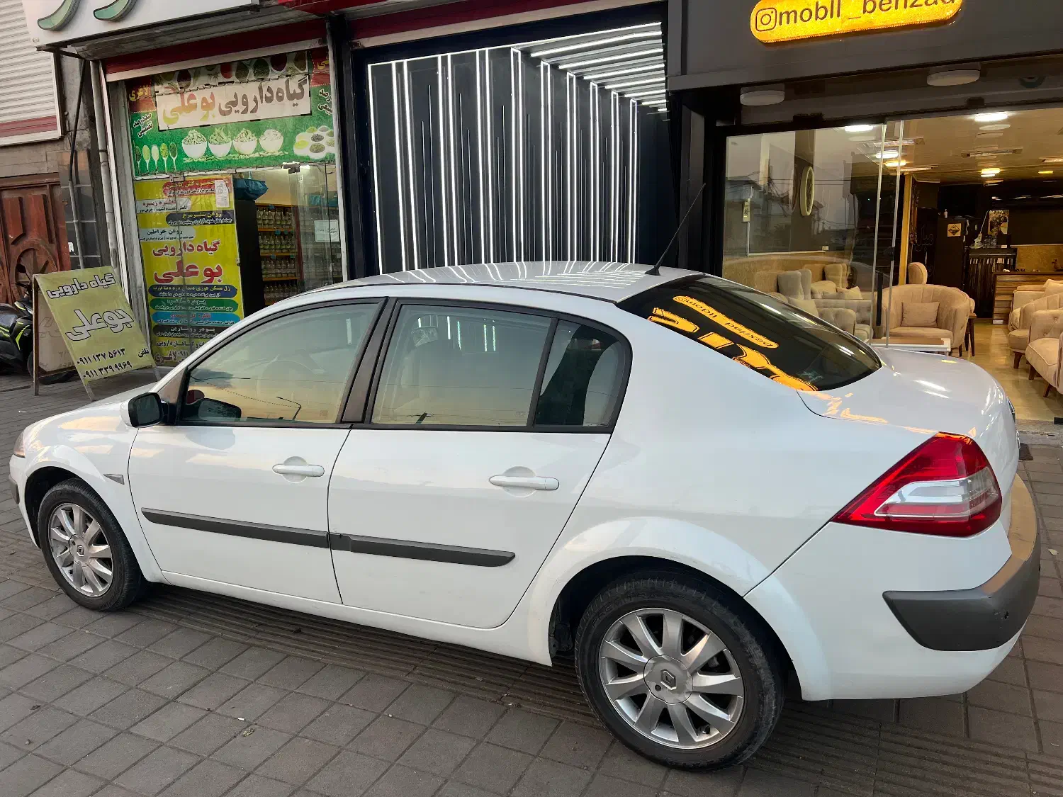 مگان اتومات۲۰۰۰ در حد صفر|خودرو سواری و وانت|رشت, گلسار|دیوار