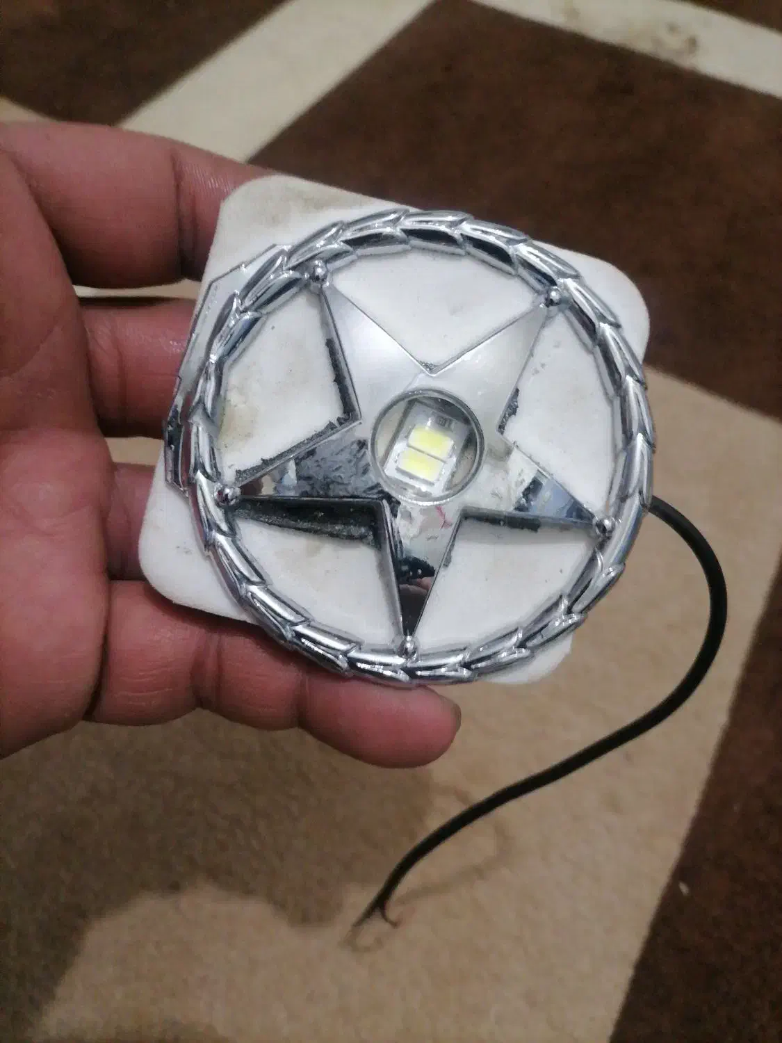 یک عدد چراغ لیزی جهت فروش|چراغ خواب و آباژور|اسدآباد, |دیوار