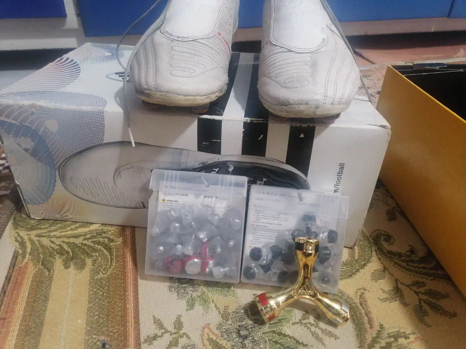 کفش adidasفوتبال چمن43، 44|کیف، کفش، کمربند|اصفهان, مهدی آباد|دیوار