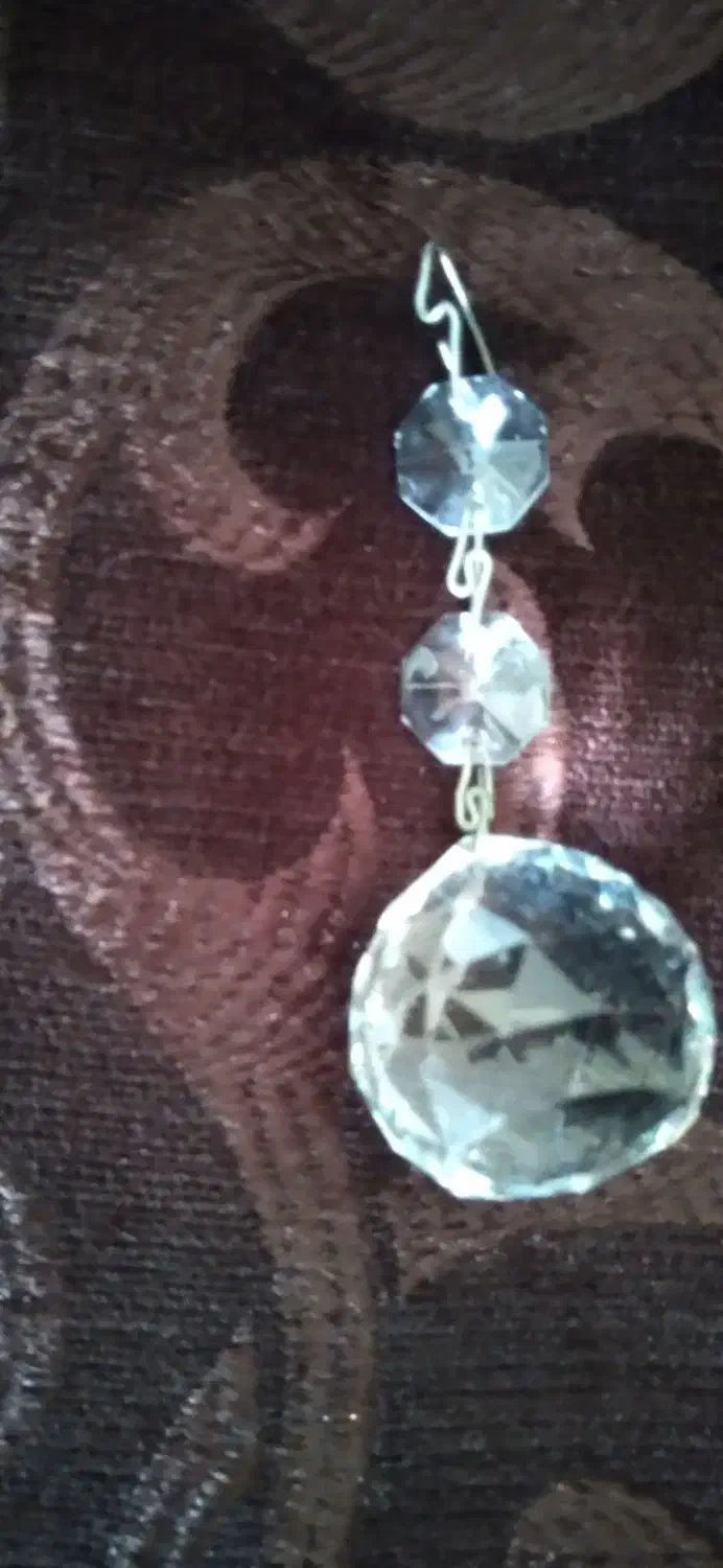 ۳۱ تا گوی کوچک با آویز و۲۱ لامپ لوستر درحدنو سالم|لوستر و چراغ آویز|کرمانشاه, |دیوار