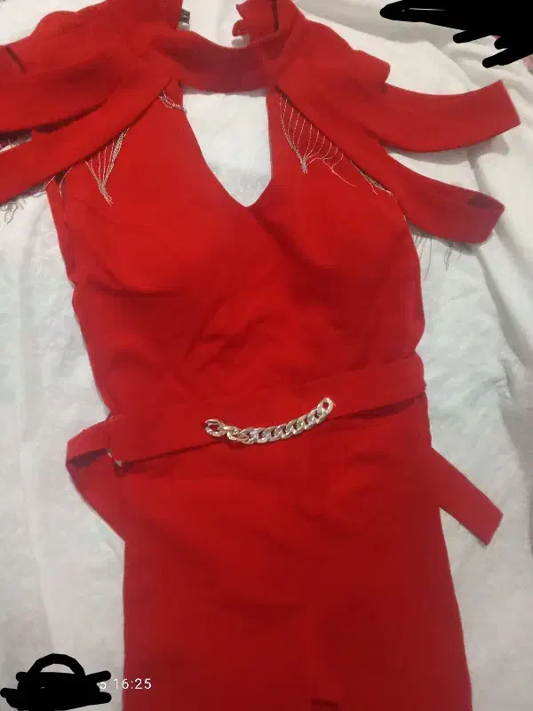 لباس مجلسی|لباس|بوژگان, |دیوار