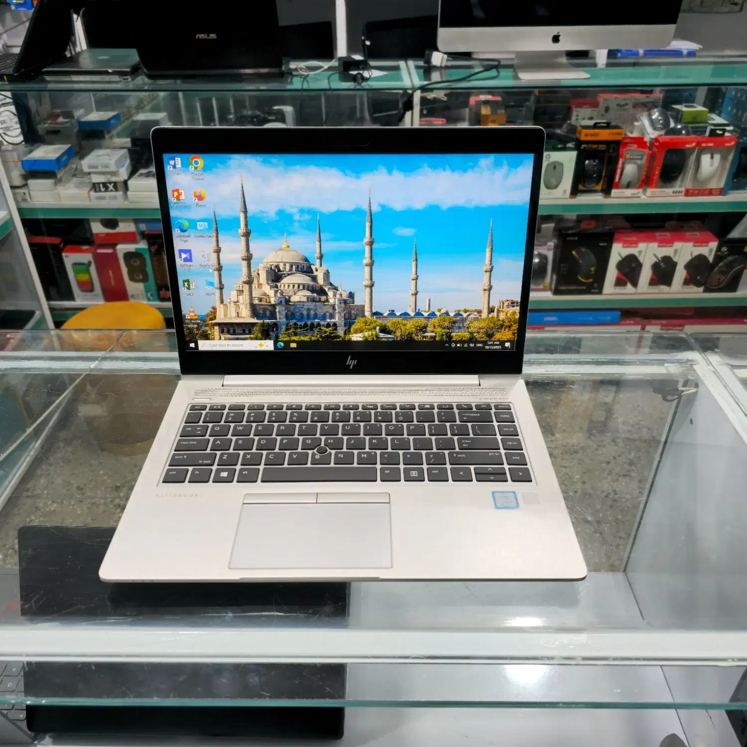 لپتاپ در حد اکبند HP تمیز و پر قدرت نسل ۸ FHD|رایانه همراه|یاسوج, |دیوار