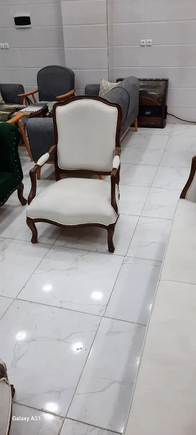 مبل فرانسوی با چستر|مبلمان خانگی و میز عسلی|جعفرآباد, |دیوار