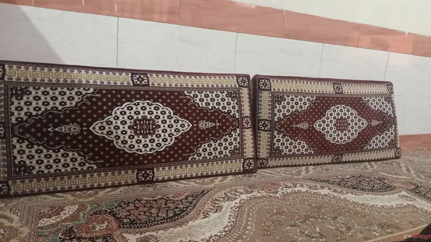 دوعددپشتی درحدنو|پشتی|علیآباد کتول, |دیوار