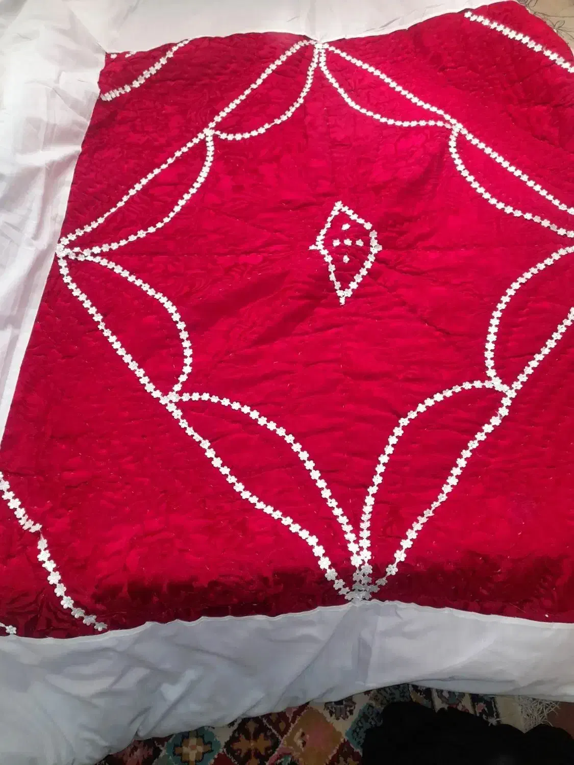 لحاف|رختخواب، بالش، پتو|مشکیندشت, |دیوار