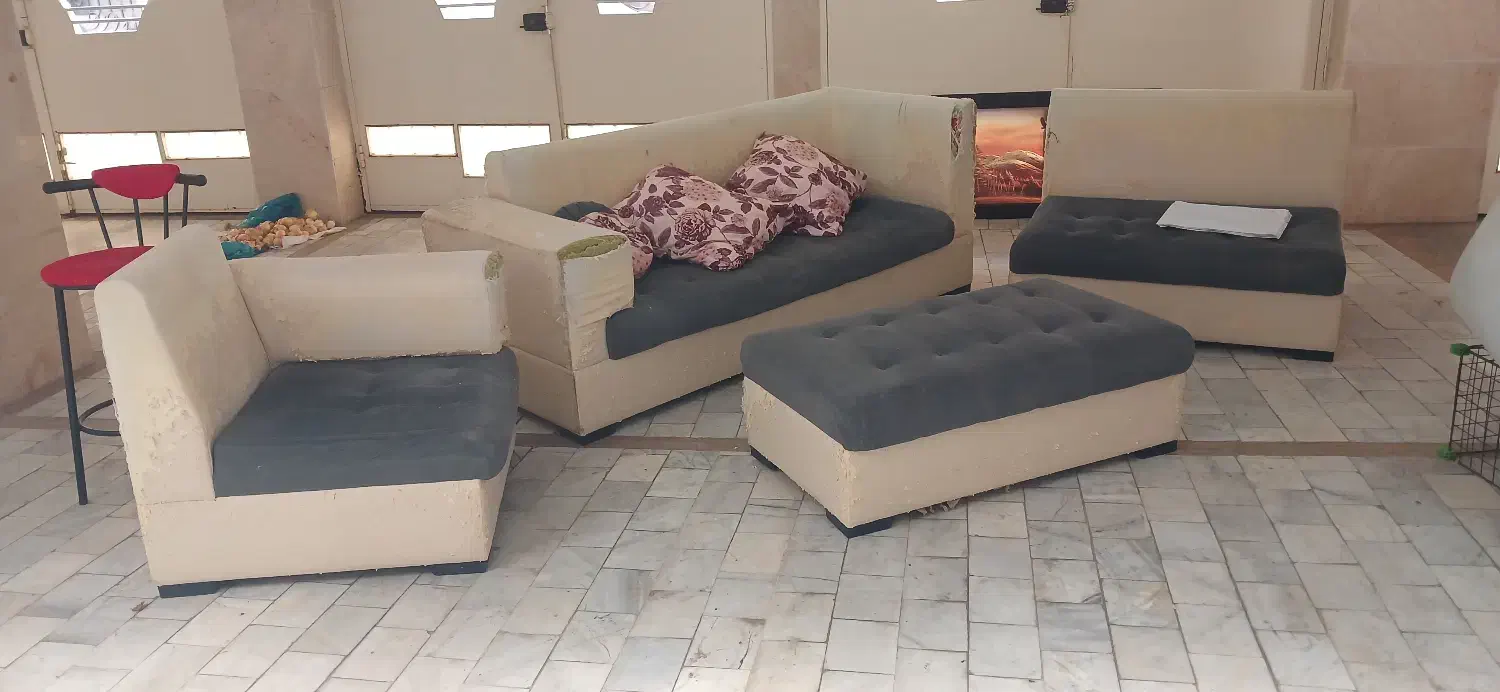 مبل کهنه|مبلمان خانگی و میز عسلی|رشت, لاکانی|دیوار