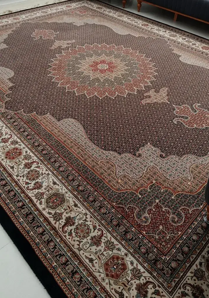 یه عدد فرش در حد|فرش|گناباد, |دیوار