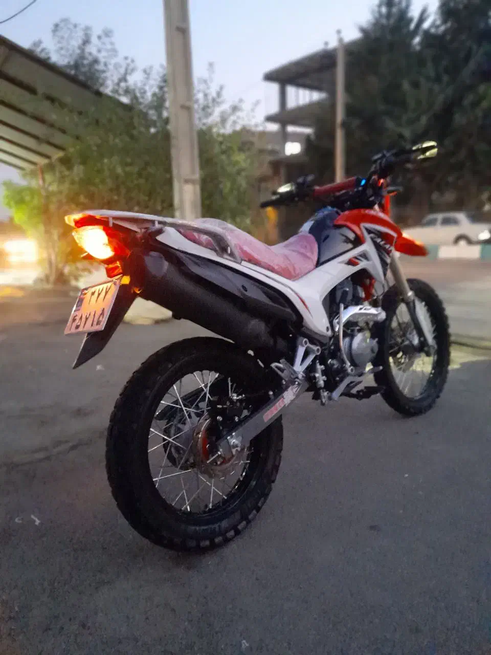 یک دستگاه موتور سیکلت سی آر اف|موتورسیکلت|اشنویه, |دیوار