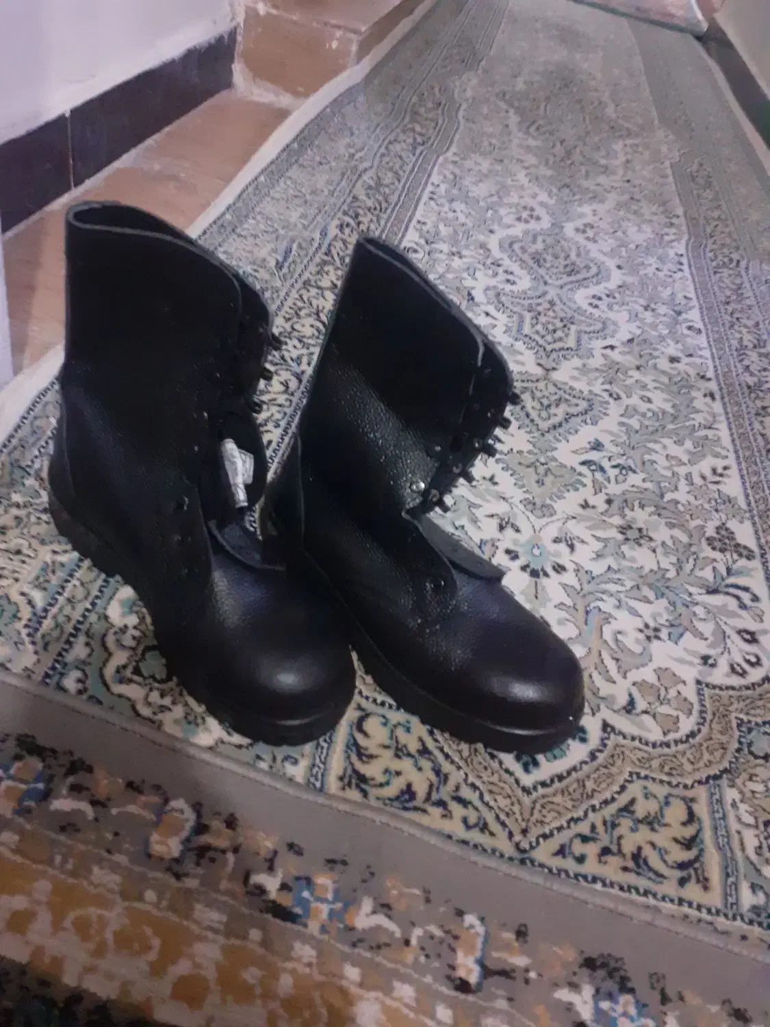 پوتین|کیف، کفش، کمربند|اهواز, کمپلو جنوبی|دیوار