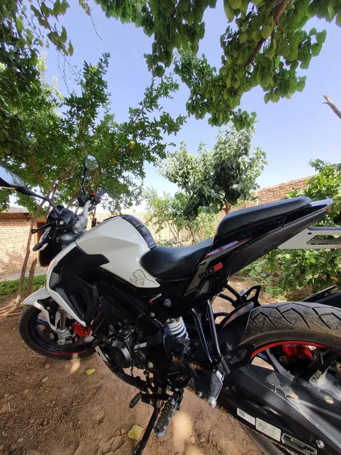 بنلی 180s|موتورسیکلت|رباطکریم, رباطکریم|دیوار