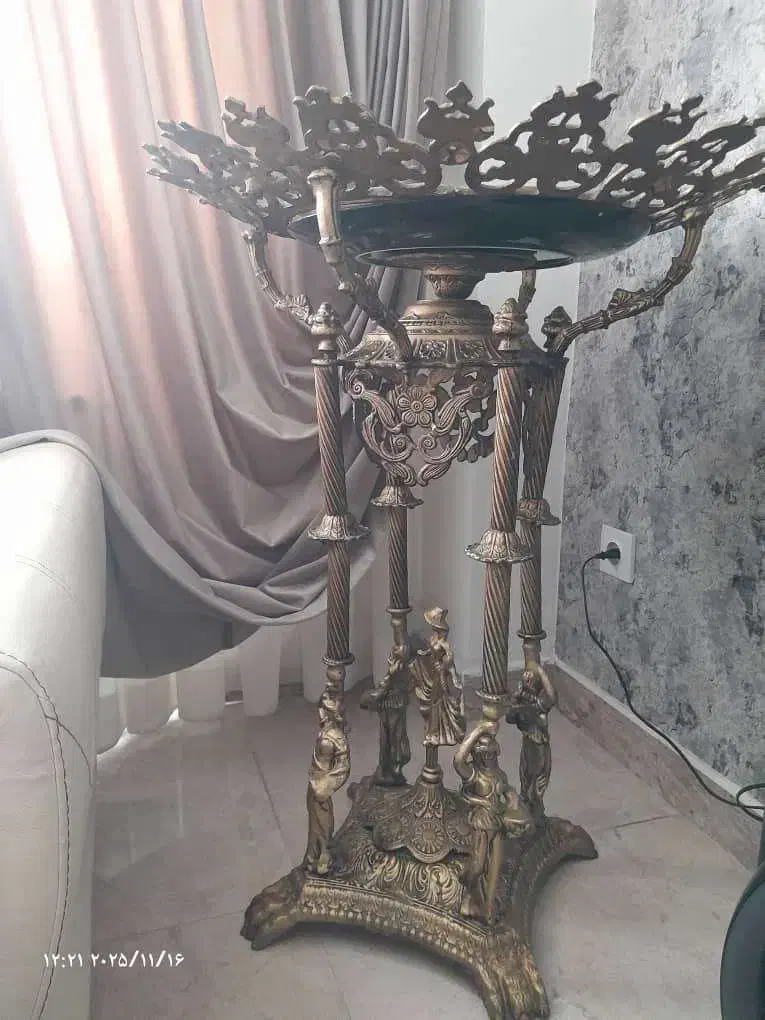 بوفه چوبی و جامیوه فلزی گالوانیزه طلایی|بوفه، ویترین، کنسول|محمودآباد, |دیوار