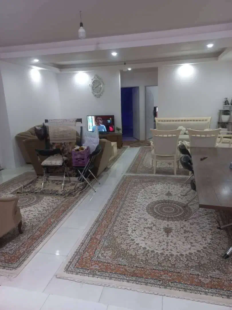 یک واحد ۹۰ متری دو خواب ، قیمت کل ۱۷۰۰ تومن|فروش آپارتمان|اشتهارد, |دیوار