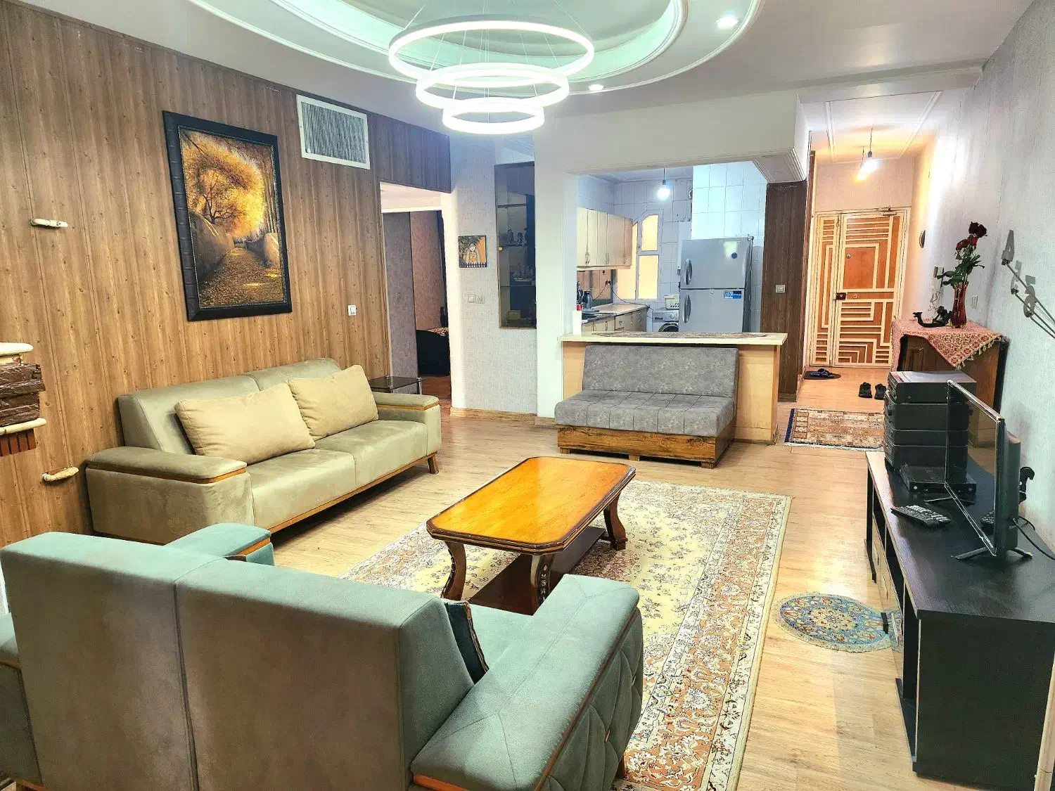 اجاره روزانه آپارتمان لوکس معالی ابادباقیمت مناسب|اجارهٔ کوتاهمدت آپارتمان و سوئیت|شیراز, معالیآباد|دیوار