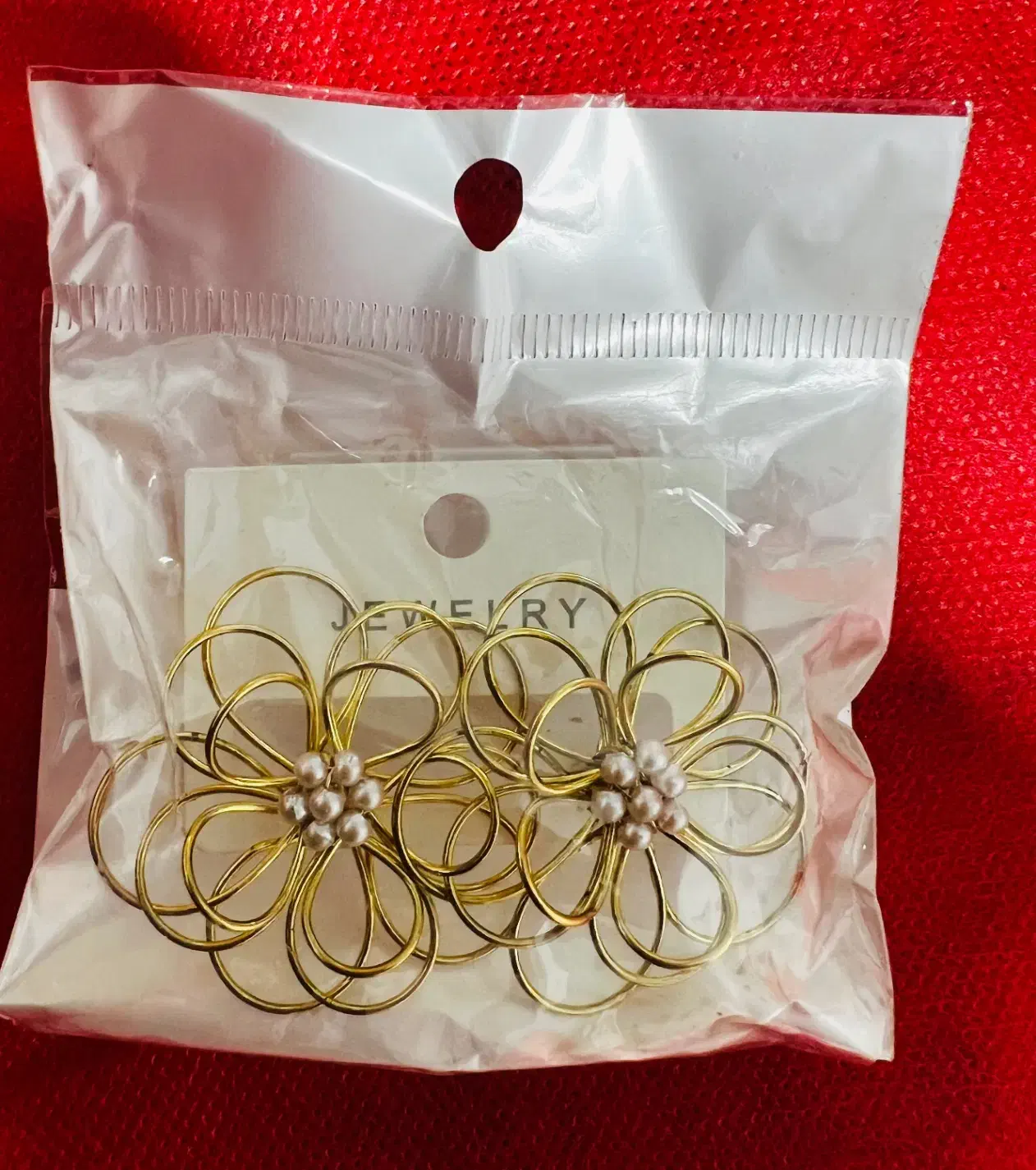 اکسسوری و گوشواره۱۶ جفت۱/۴۰۰/۰۰۰تومان|بدلیجات|شیراز, قدوسی غربی|دیوار