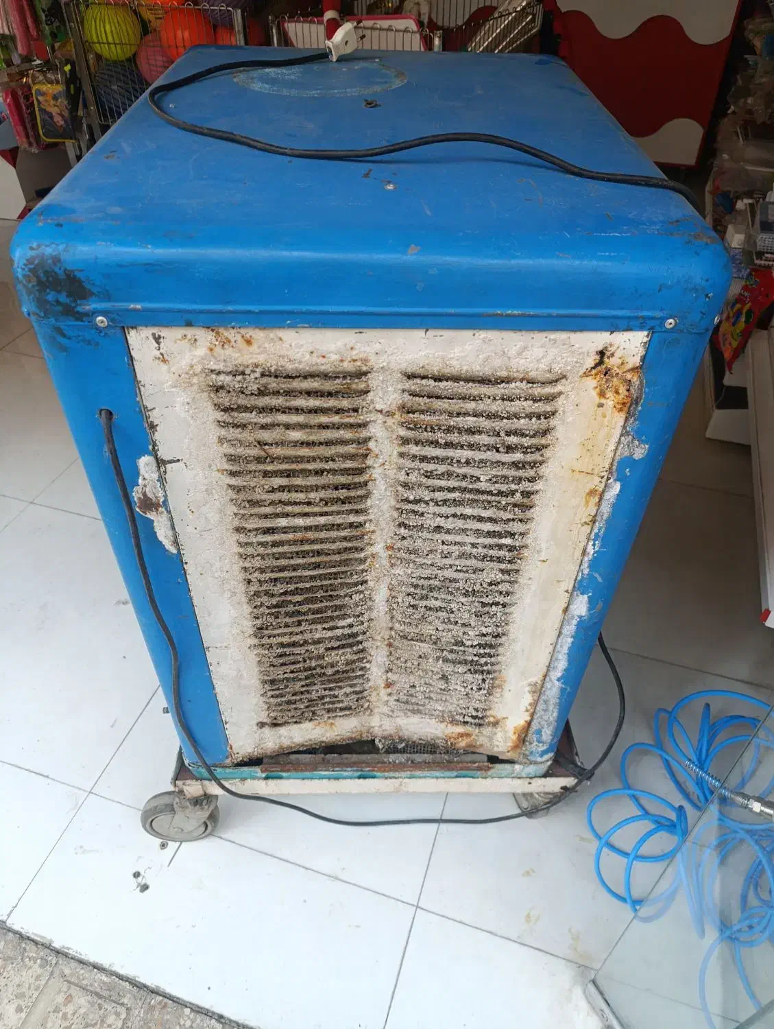 کولر آبی|کولر آبی|رباطکریم, رباطکریم|دیوار