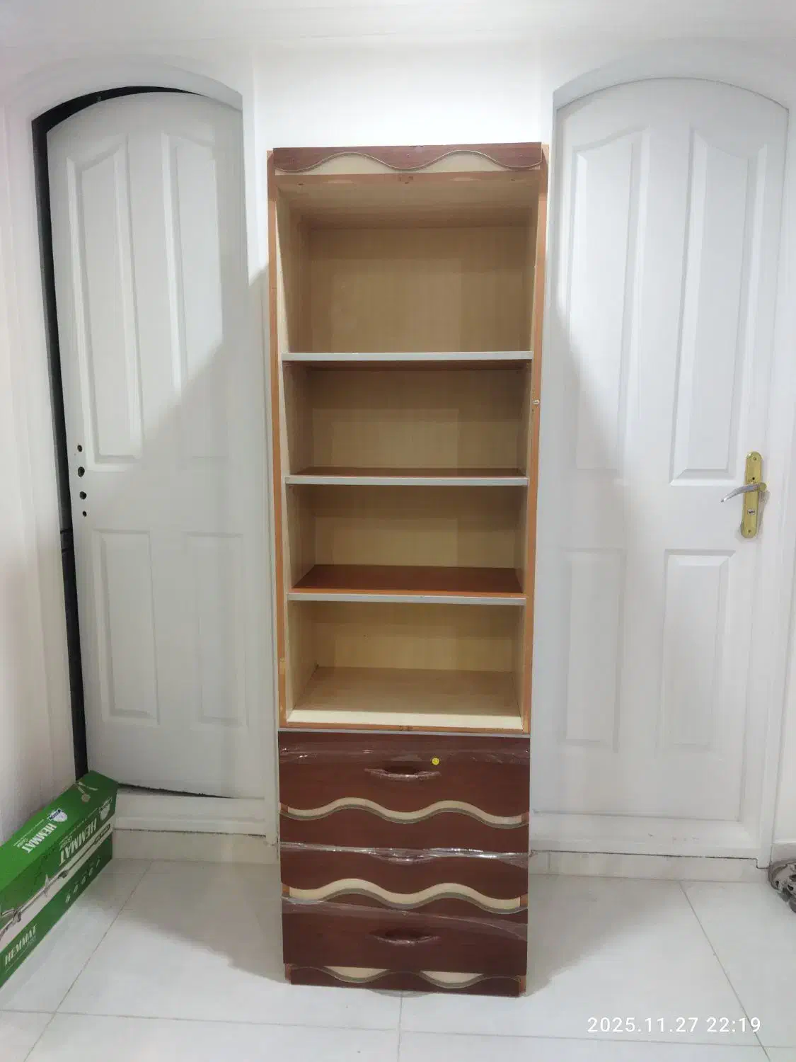 کتابخانه کشودار|کتابخانه، شلف، قفسه‌های دیواری|نیشابور, شهرک ولیعصر|دیوار