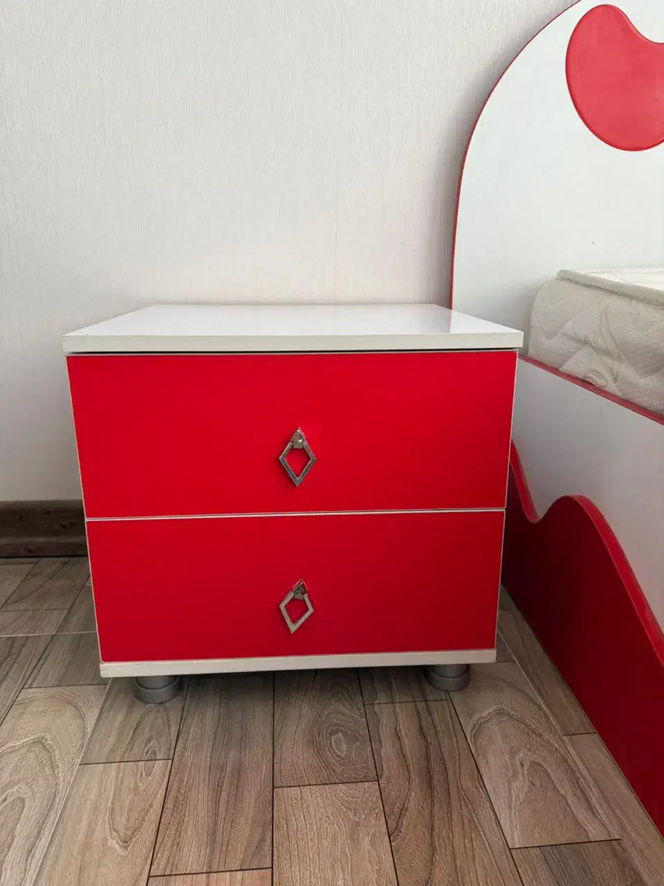 سرویس خواب|تخت و سرویس خواب|یزد, |دیوار