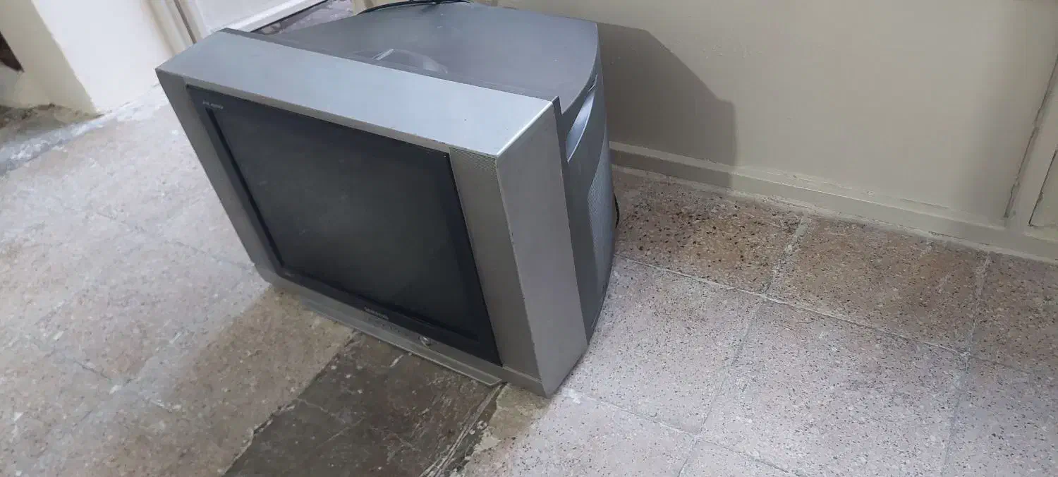 تلوزیون|تلویزیون و پروژکتور|شیراز, قدوسی شرقی|دیوار