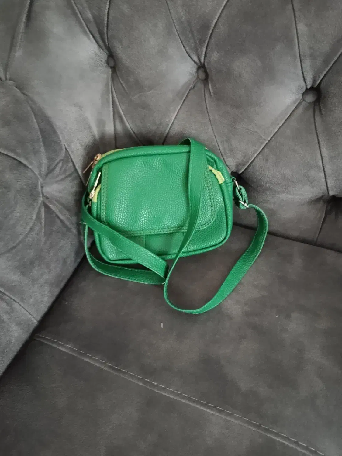 کیف چرمی|کیف، کفش، کمربند|اندیشه, اندیشه فاز ۳|دیوار