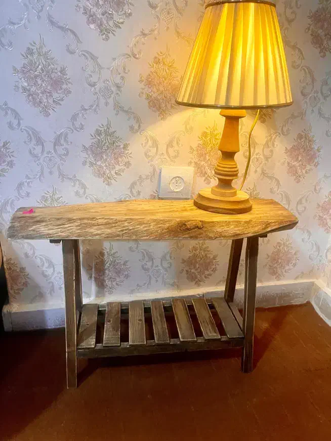 استند میز پایه چوب گردو|مبلمان خانگی و میز عسلی|سیرجان, |دیوار