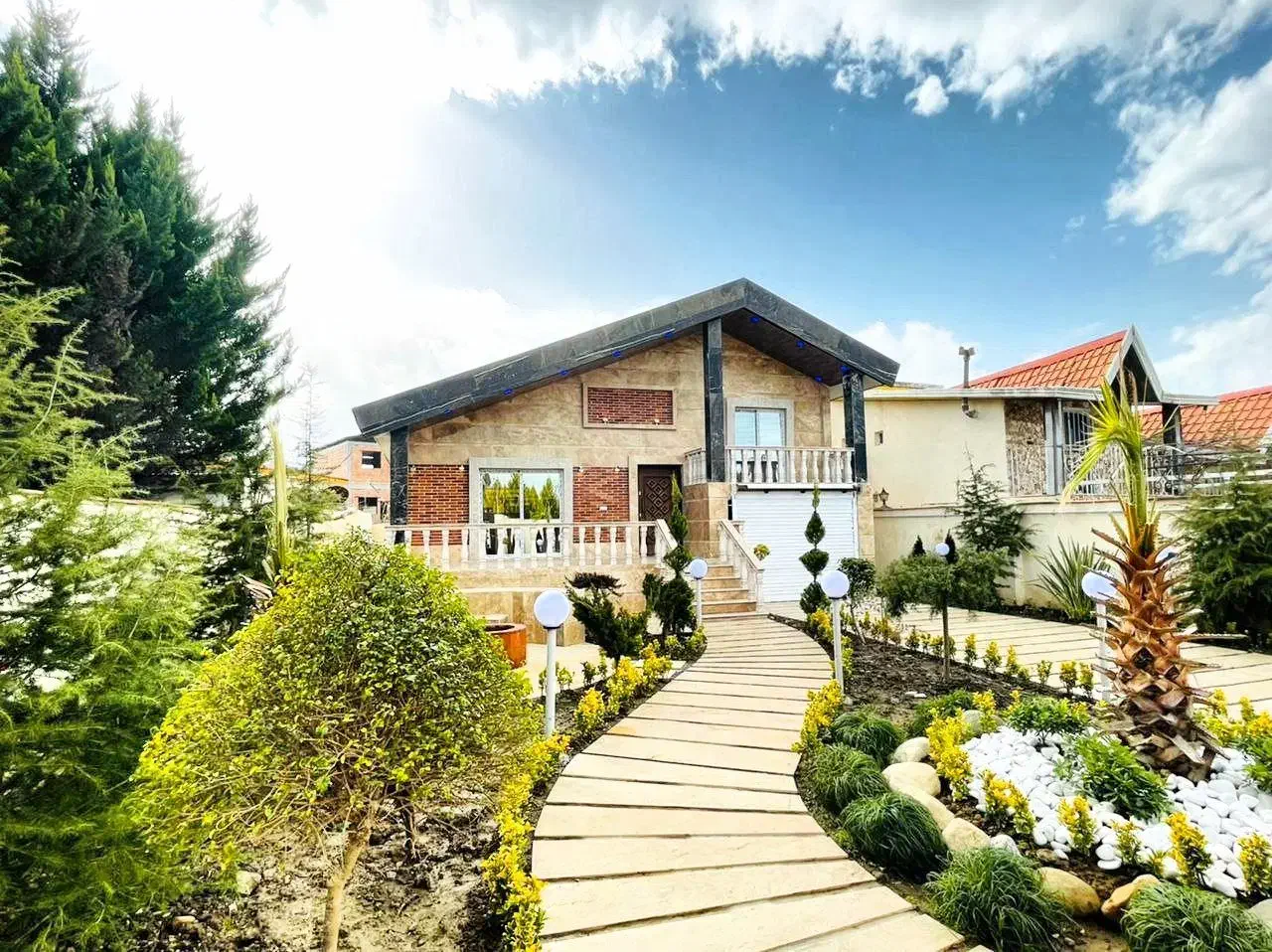 ویلا باغ ۳۰۰ متری مالک پول نیاز ( سند تک برگ)|فروش خانه و ویلا|چمستان, |دیوار