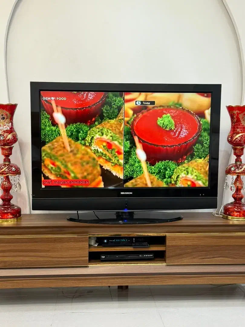تلویزیون LCD ایکس ویژن|تلویزیون و پروژکتور|اندیشه, اندیشه فاز ۱|دیوار