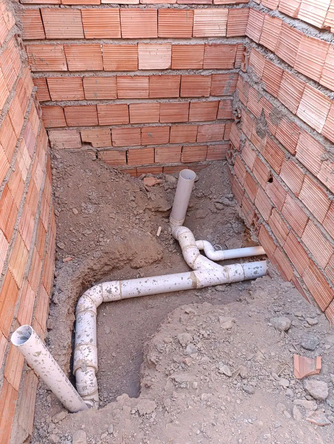 لوله کشی وبرق کشی ساختمان|خدمات پیشه و مهارت|بم, |دیوار