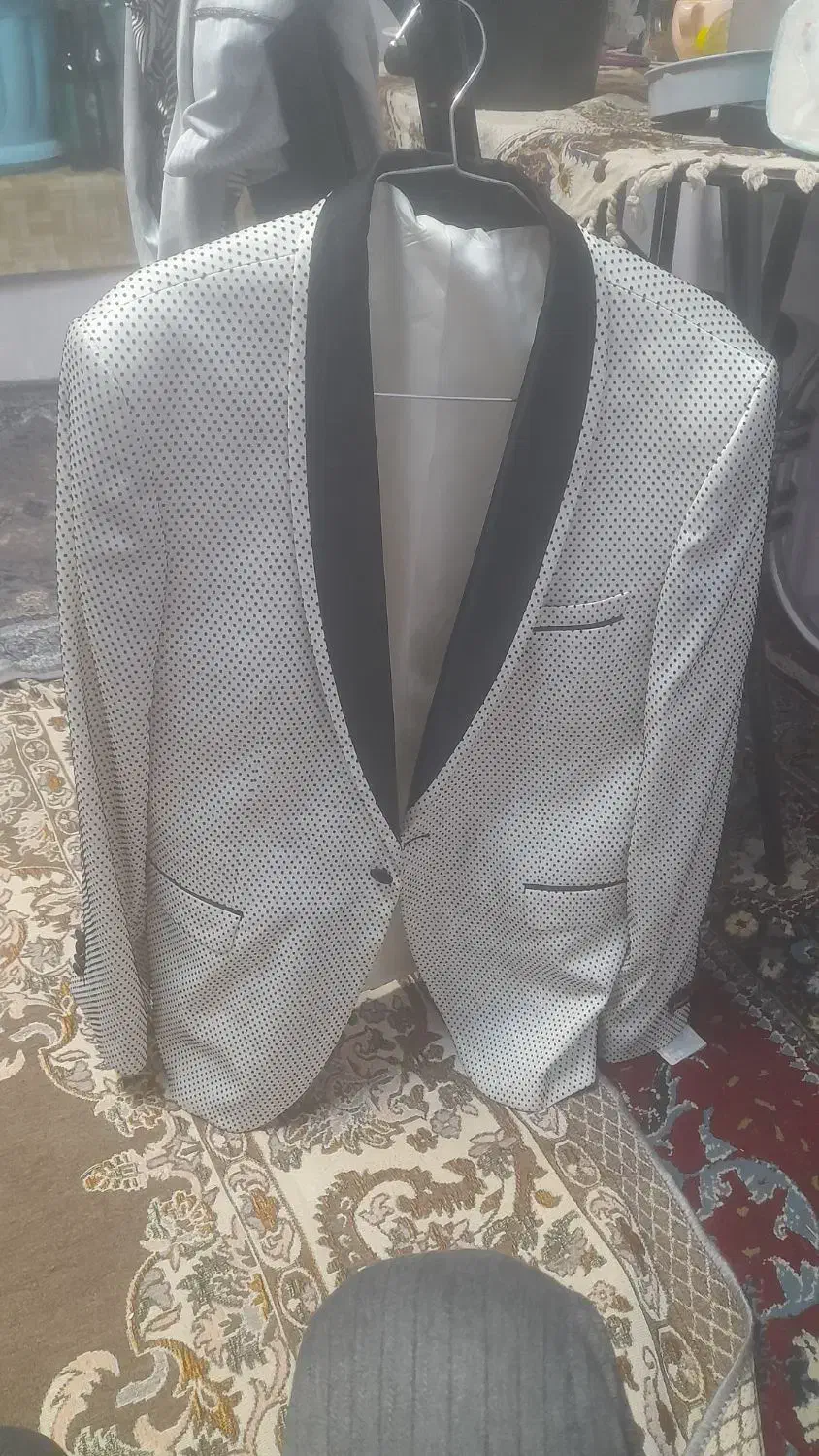 کت تک|لباس|شیراز, گلکوب|دیوار