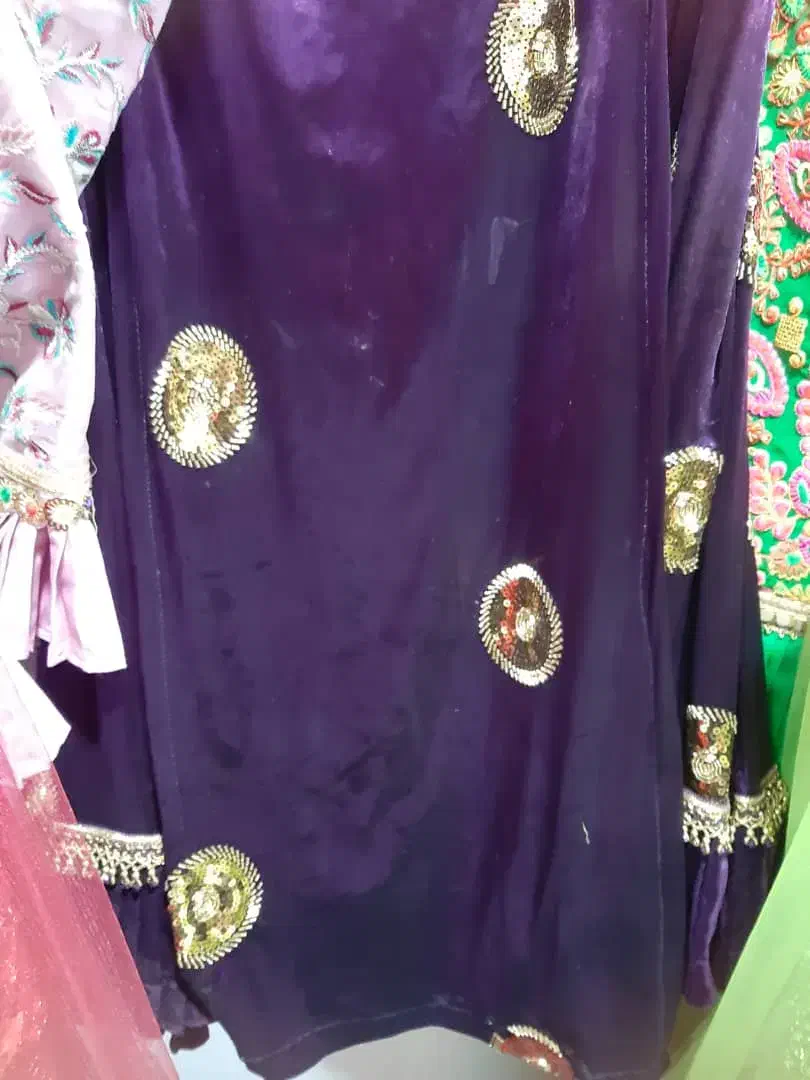 لباس محلی مخمل کشیی|لباس|دهدشت, |دیوار