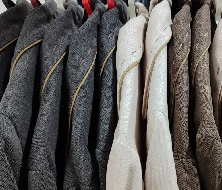 استخدام فروشنده خانم جهت لباس زنانه|استخدام خدمات فروشگاه و رستوران|بیرجند, |دیوار