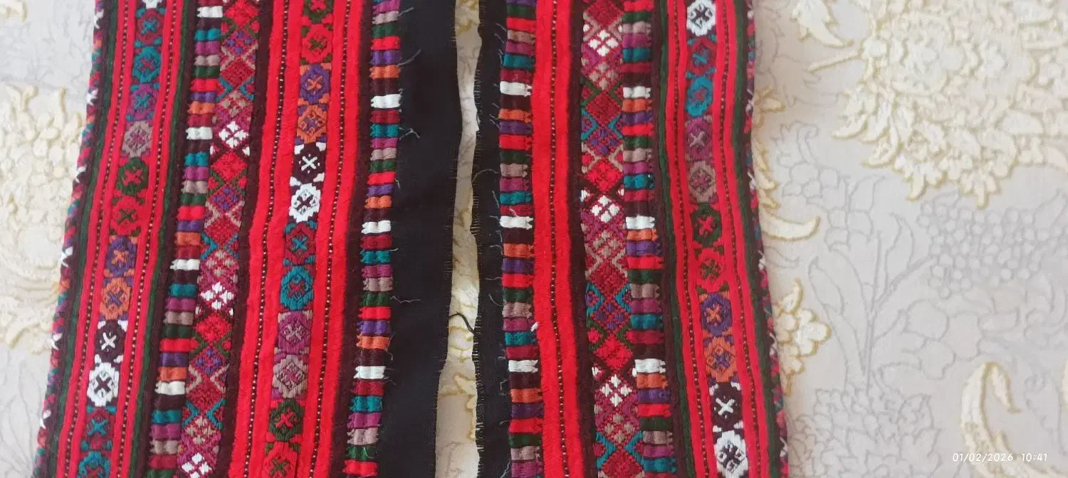 زیاستین|لباس|خاش, |دیوار