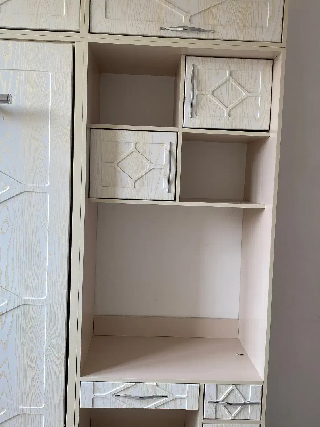 ست میز تحریر و تخت تا شو ممبران|تخت و سرویس خواب|تهران, هفده شهریور|دیوار