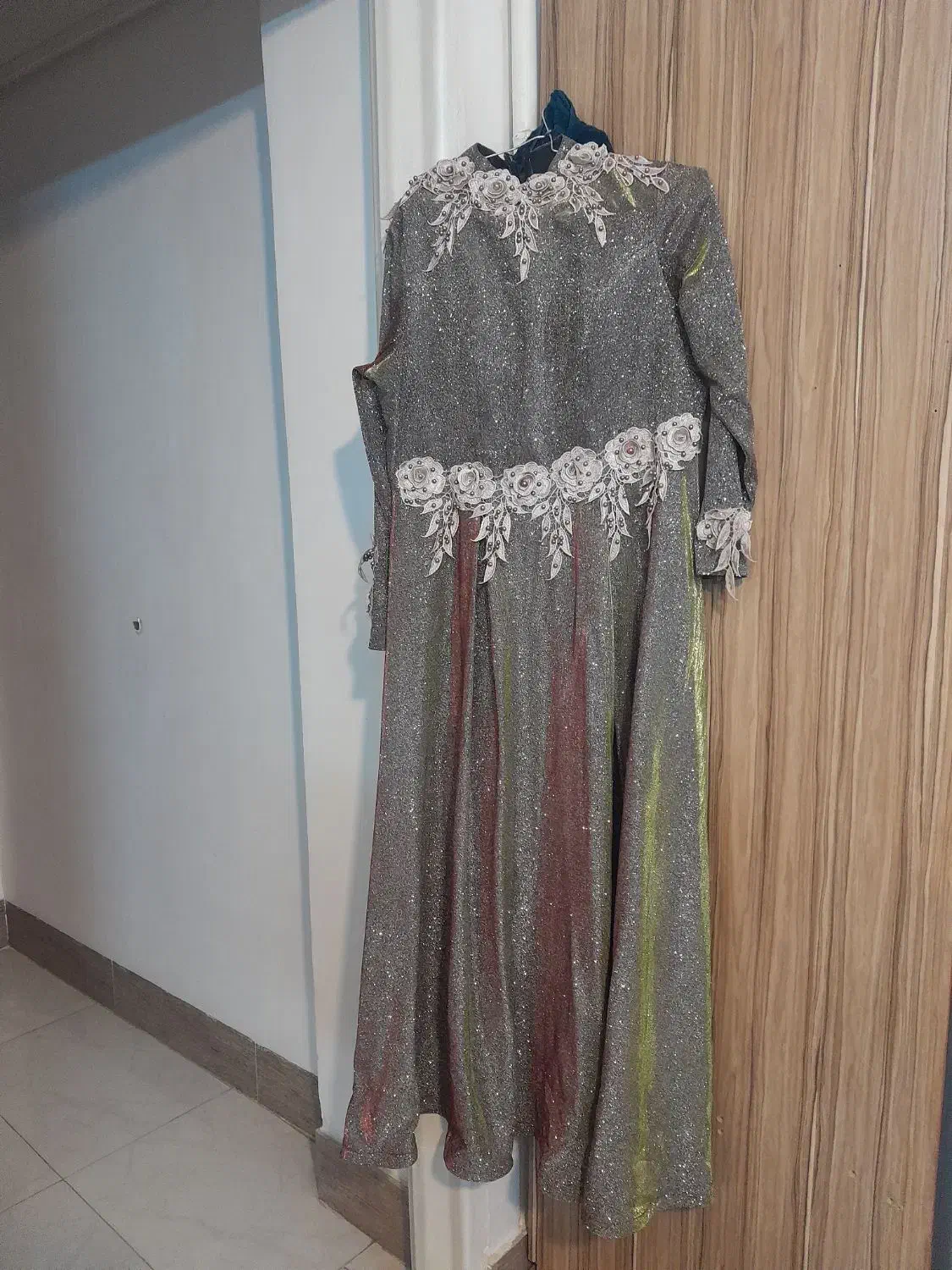 پیراهن شیک|لباس|کاکاوند, |دیوار