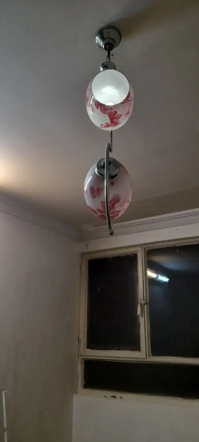 لوستر حوبابی ۲ شاخه در حد نو ۳۰۰تومن و پرده۸۰۰|لوستر و چراغ آویز|مشهد, شهرآرا|دیوار