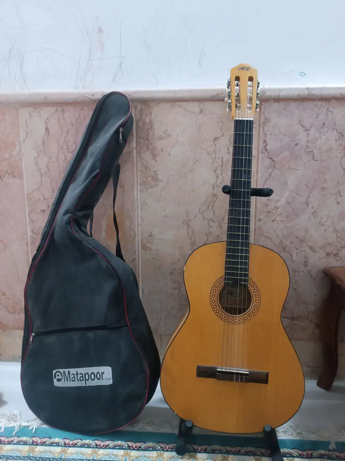 فروش گیتار و کتاب آموزش گیتار کلاسیک|گیتار، بیس، امپلیفایر|مشهد, گاز|دیوار