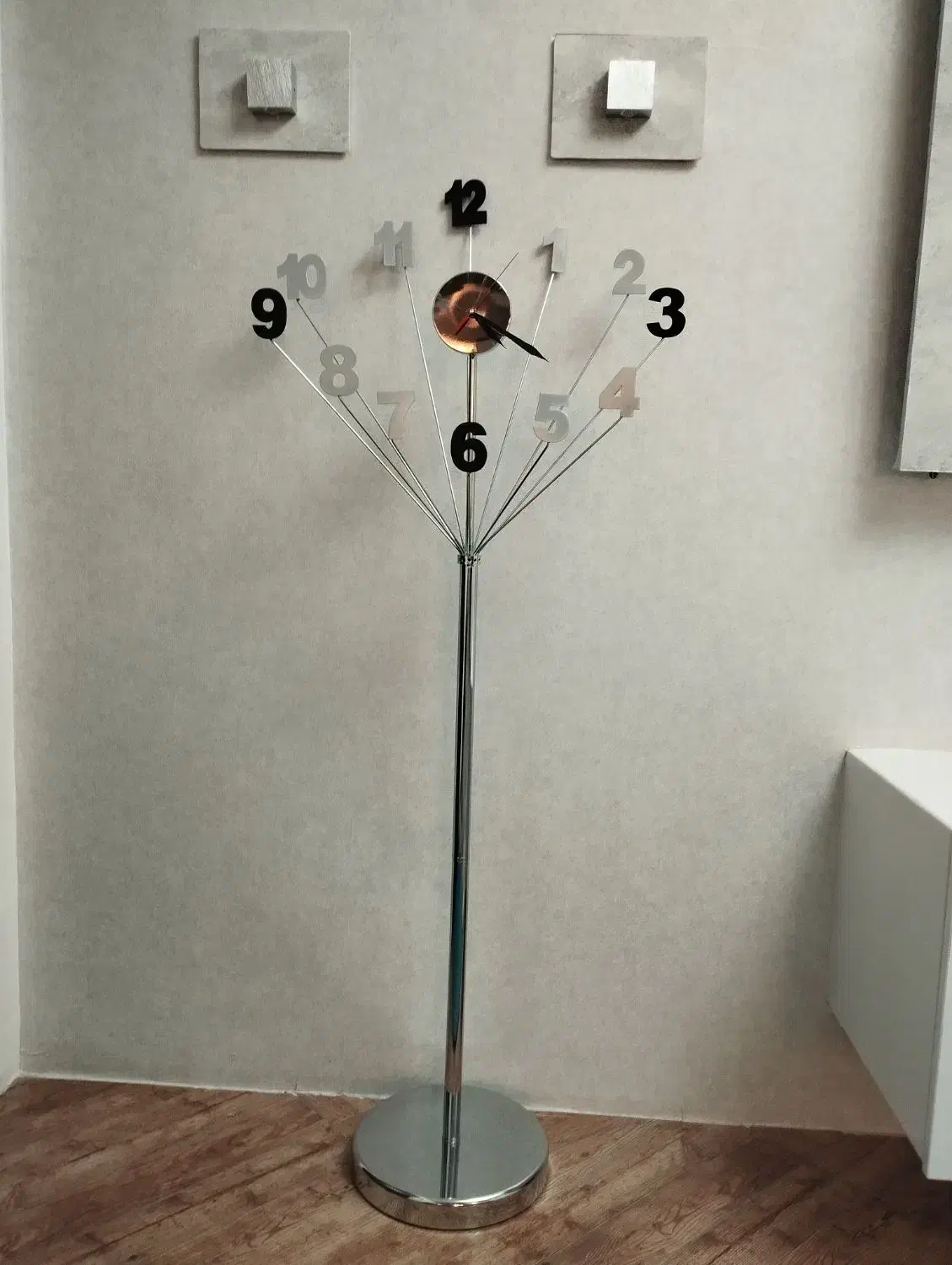 ساعت ایستاده کار کرده.|ساعت دیواری و تزئینی|فردیس, شهرک راه آهن|دیوار