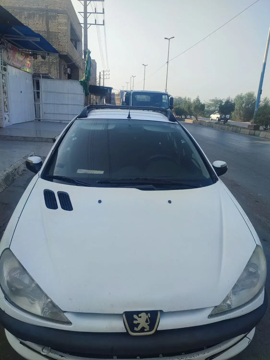 پژو ۲۰۶ صندوقدار تیپ ۵ مدلV8 سفید رنگ|خودرو سواری و وانت|اهواز, گلستان|دیوار