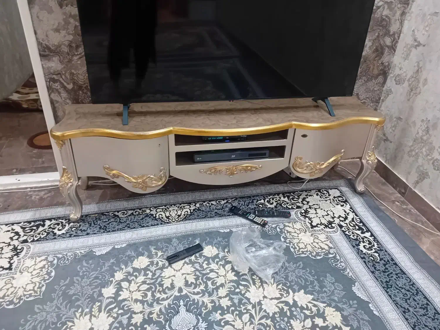 پرده مخمل میز تلویزیون آیینه کنسول|میز تلویزیون|ری, دولتآباد|دیوار