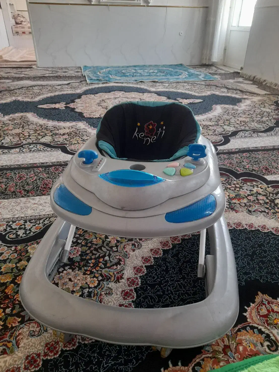 روروک بچه درحدنو|کالسکه و لوازم جانبی|فیروزآباد (فارس), |دیوار