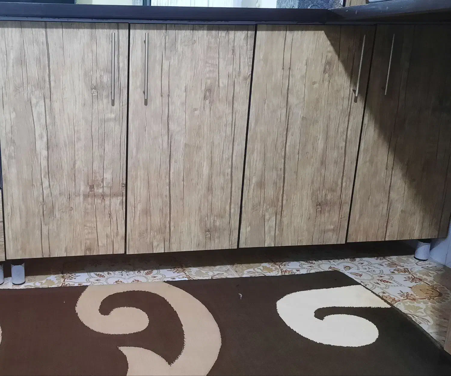 کابینت سینک هود گاز در حد نو|آب‌چکان و نظم‌دهنده ظروف|لالجین, |دیوار